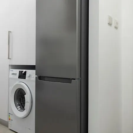 公寓 Lovely 2 Bed In City Centre 拉纳卡