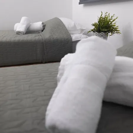 公寓 Lovely 2 Bed In City Centre 拉纳卡