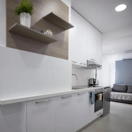 Lovely 2 Bed In City Centre Apartment Larnaca