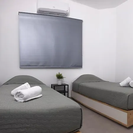 Lovely 2 Bed In City Centre Apartment Larnaca